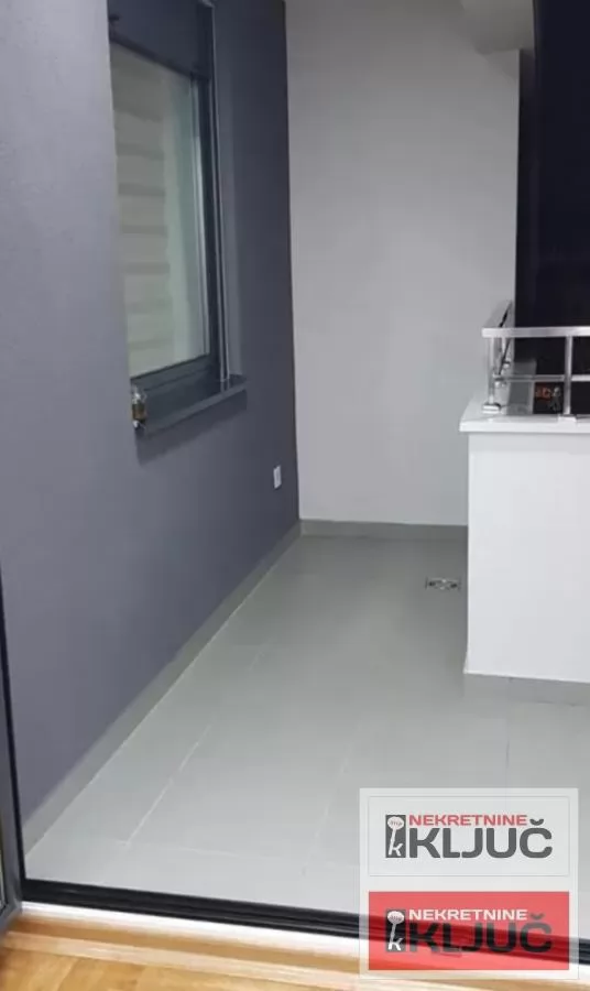 BULEVAR OSLOBOĐENJA IZDAJE SE JEDNOIPOSOBAN NAMEŠTEN STAN 11