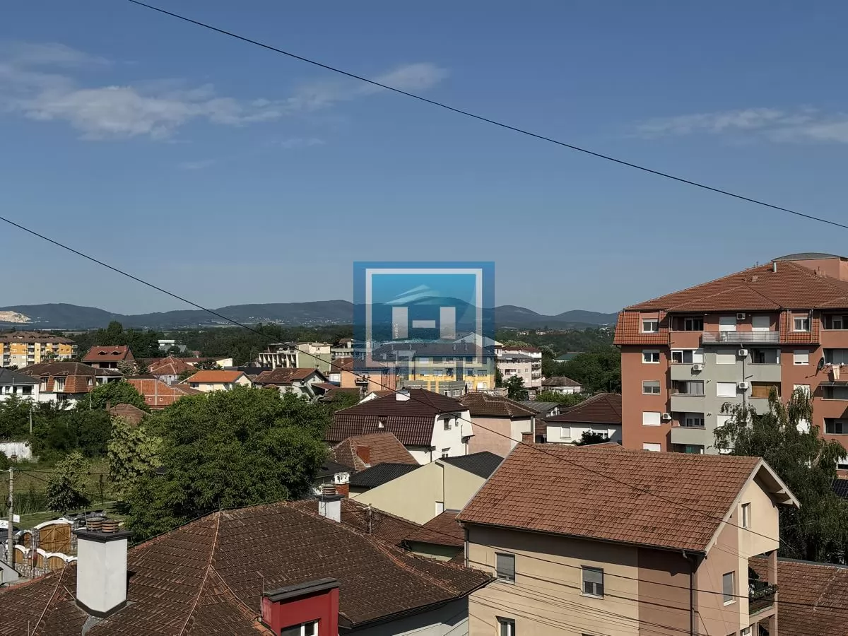 Četvorosoban stan u centru Jagodine 12