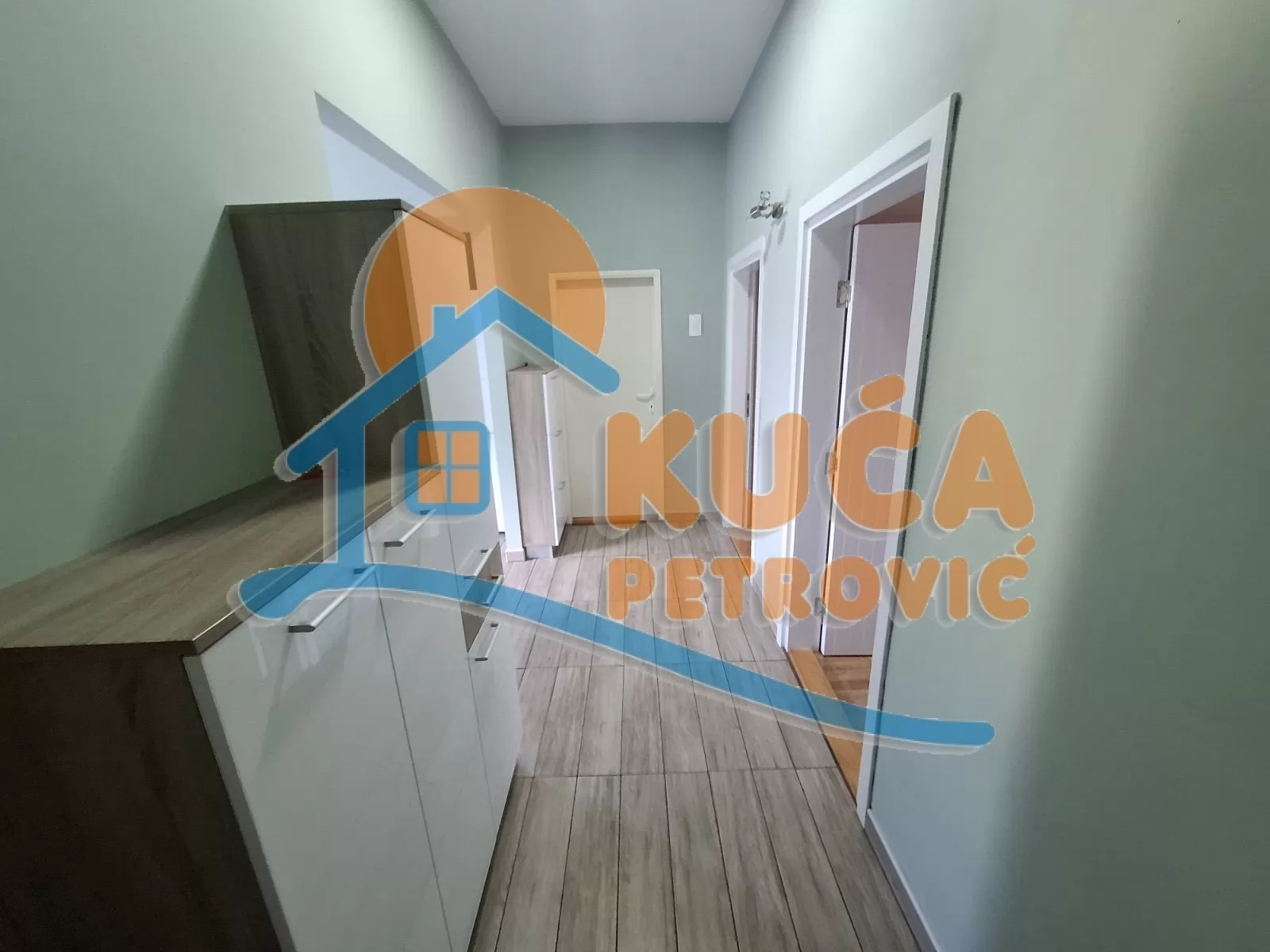 Dvosoban stan, 60 m2, Čair, Cara Dušana ID: i-016800 25