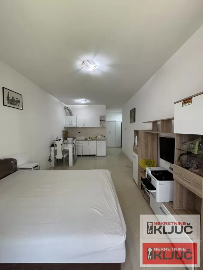 Garsonjera u centru Novog Sada, 25 m², prvi sprat 2