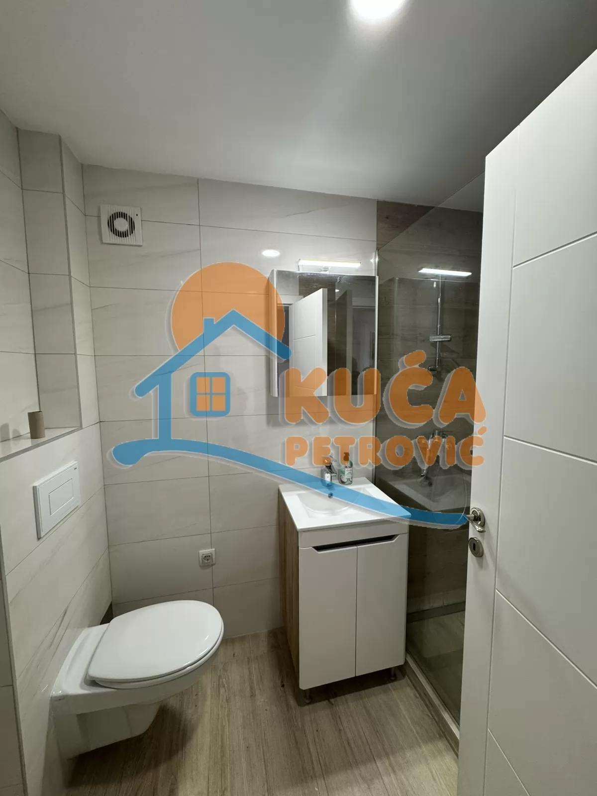 Lokal, 67 m2, Centar, Prvomajska ID: i-016802 9