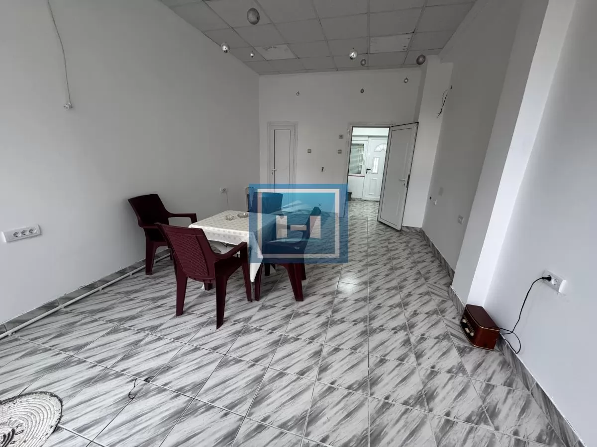 LOKAL ZA IZDAVANJE U PROMETNOJ ULICI – IDEALAN ZA KANCELARIJU ILI BIRO 2