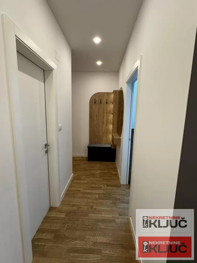 PETROVARADIN, 42m2, Jednoiposoban, Namešten 10
