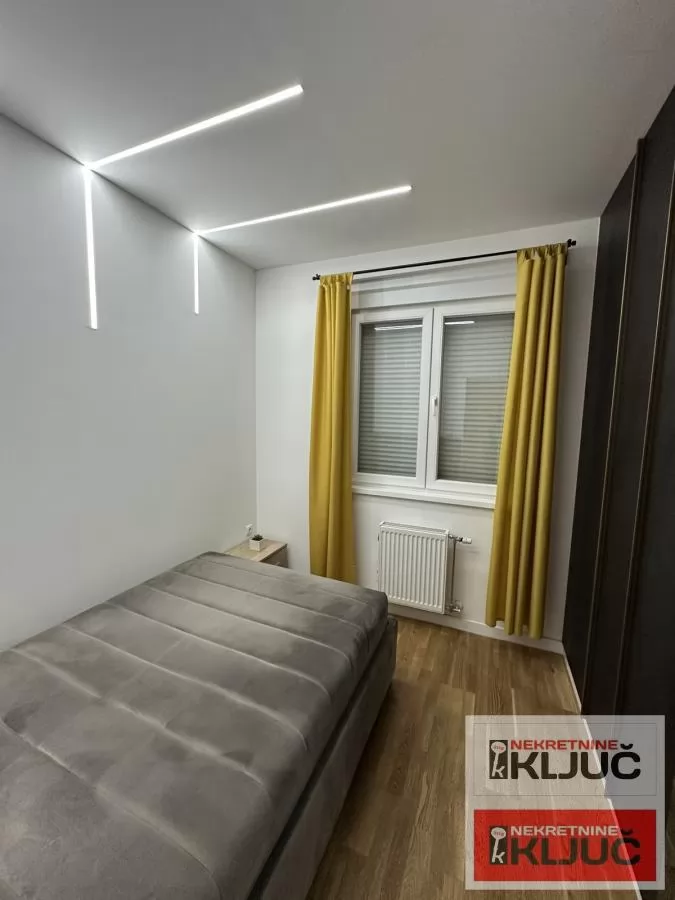 PETROVARADIN, 42m2, Jednoiposoban, Namešten 8