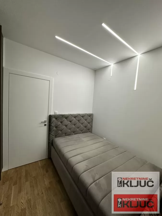 PETROVARADIN, 42m2, Jednoiposoban, Namešten 9