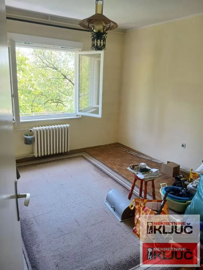 SATELITSKA PIJACA, 50m2, Dvosoban, Starogradnja 2