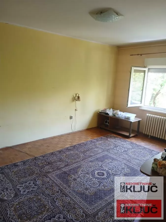 SATELITSKA PIJACA, 50m2, Dvosoban, Starogradnja 4