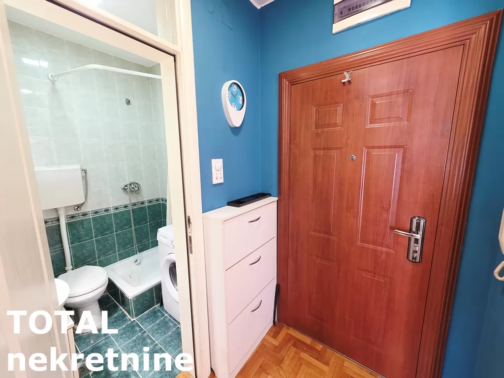 Stan,NOVI SAD,CENTAR,kv: 23.00, € 87000, ID: 1102715 9