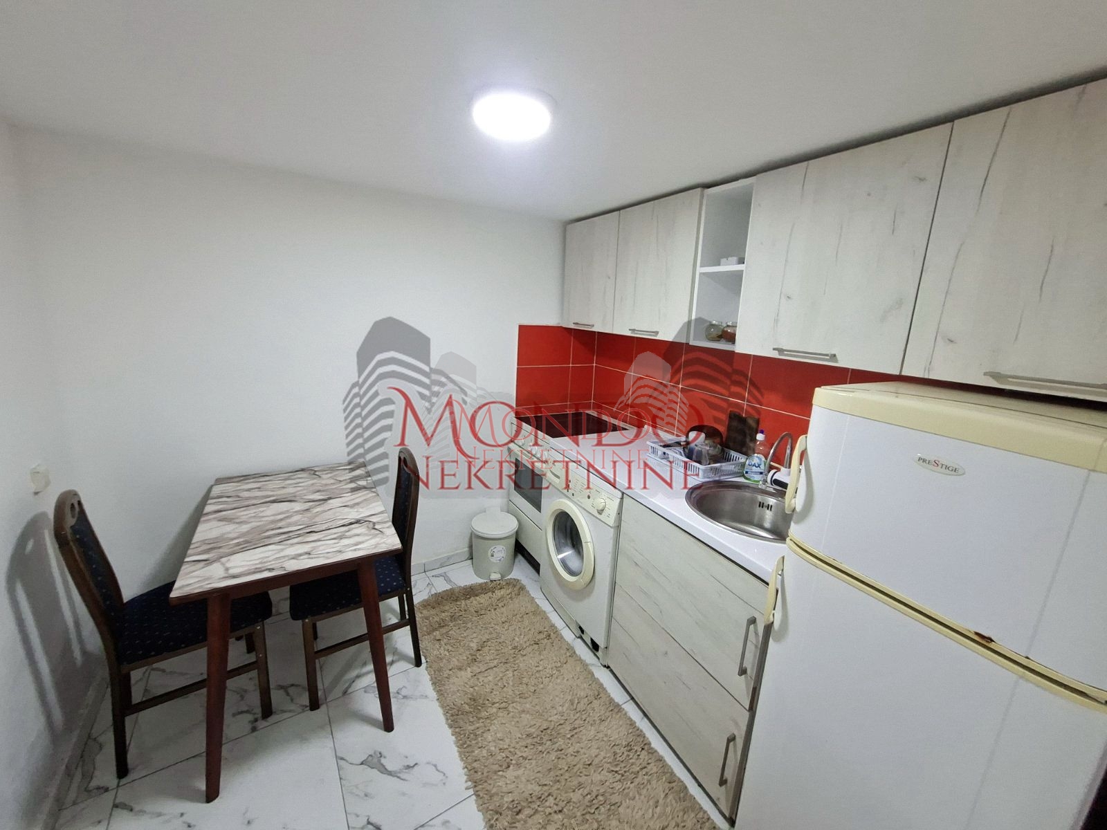 Dvosoban stan u centru Niša 10
