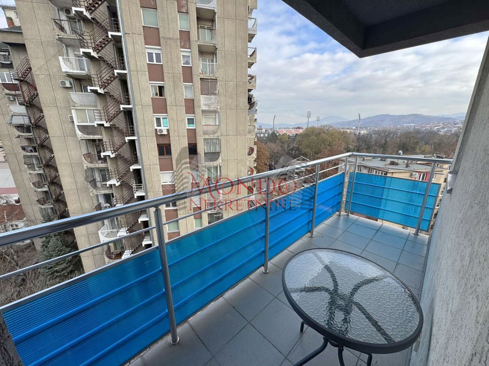 Dvoiposoban stan u novoj zgradi preko puta parka Cair 13