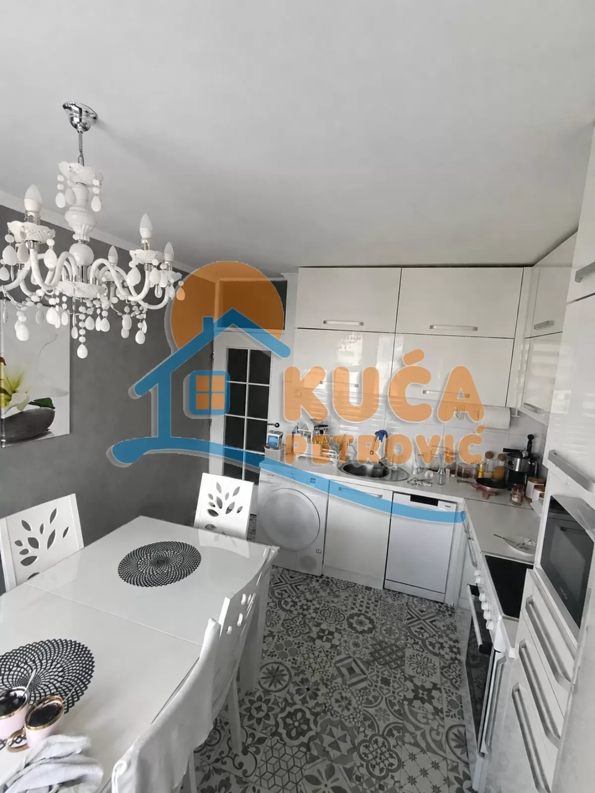 Dvosoban stan, 68 m2, Crveni Pevac, Bulevar dr Zorana ID: i-016810 3