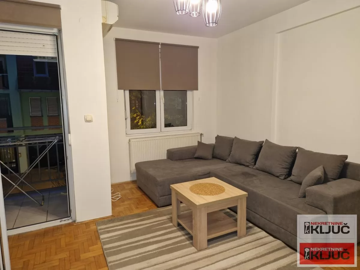 Garsonjera na Grbavici, Novi Sad, 25 m², prvi sprat 1