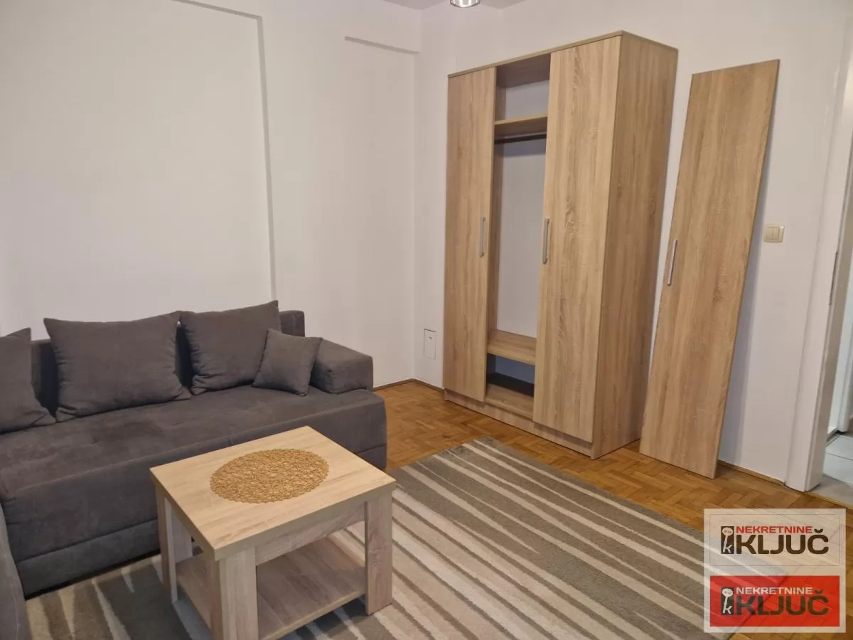 Garsonjera na Grbavici, Novi Sad, 25 m², prvi sprat 2