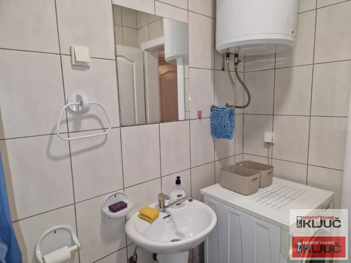 Garsonjera na Grbavici, Novi Sad, 25 m², prvi sprat 6
