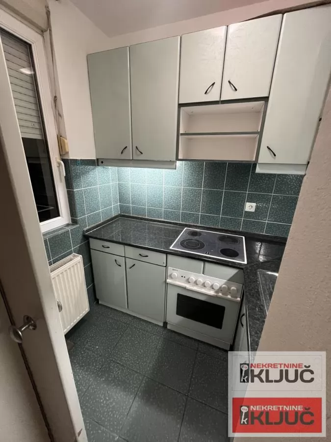 Dvosoban stan 42 m², Grbavica, Novi Sad, 1. sprat 10