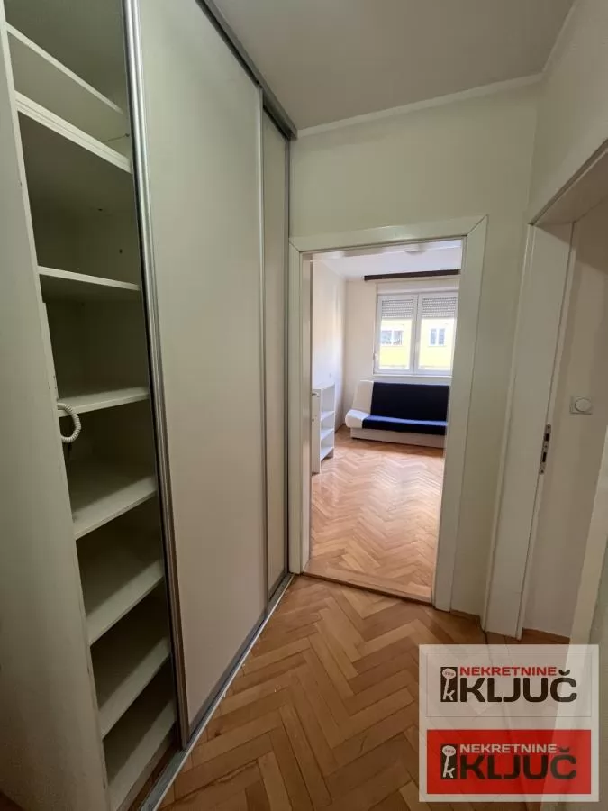 Dvosoban stan 42 m², Grbavica, Novi Sad, 1. sprat 12