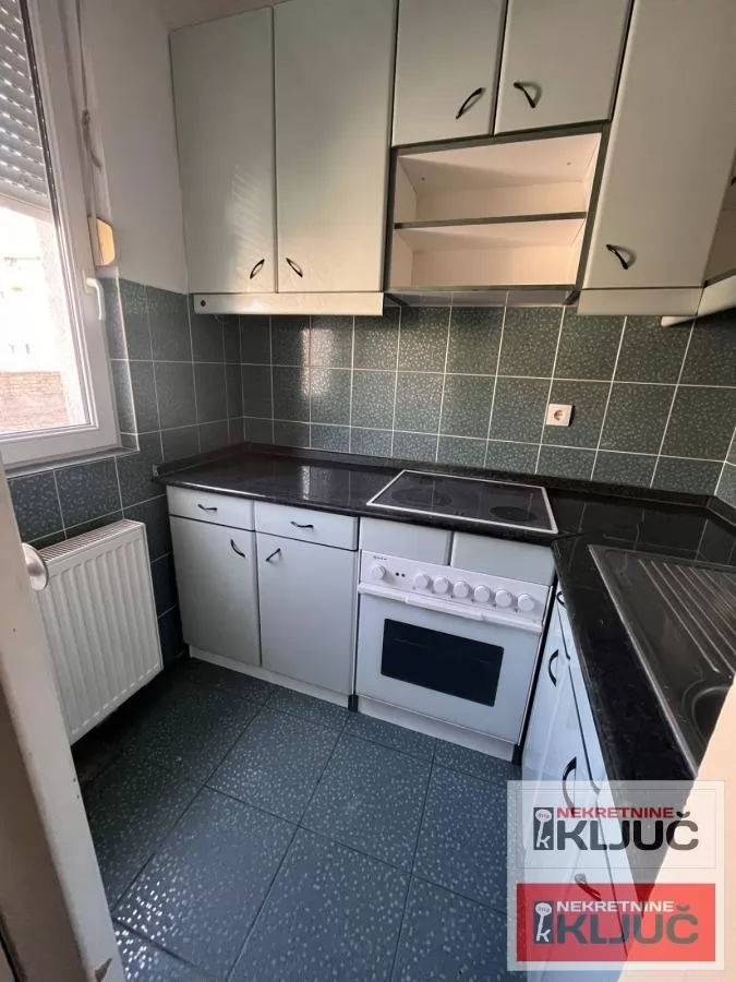 Dvosoban stan 42 m², Grbavica, Novi Sad, 1. sprat 2