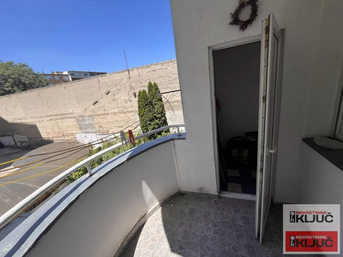 Dvosoban stan 42 m², Grbavica, Novi Sad, 1. sprat 5