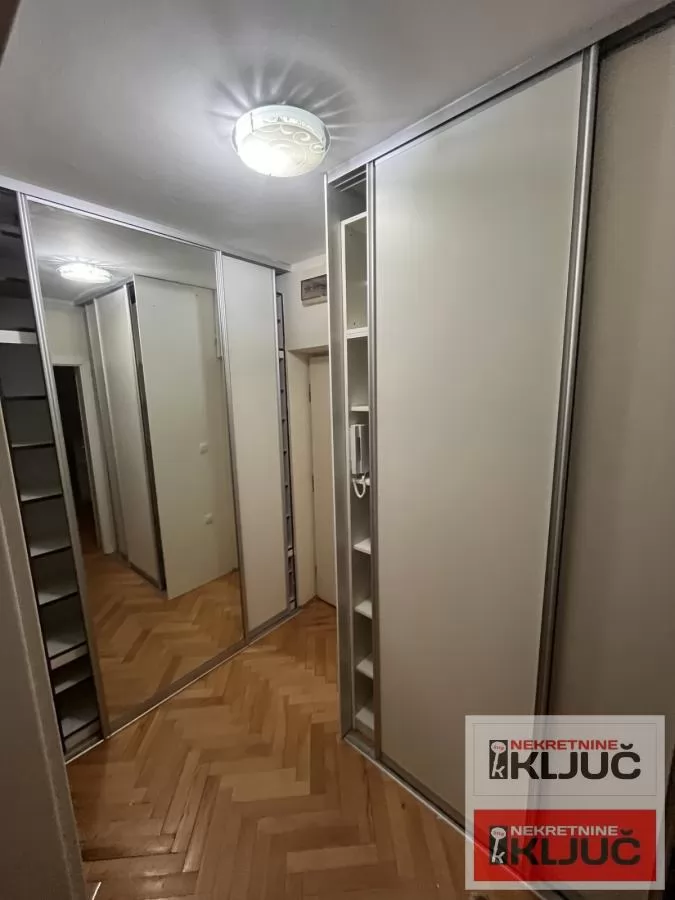 Dvosoban stan 42 m², Grbavica, Novi Sad, 1. sprat 6