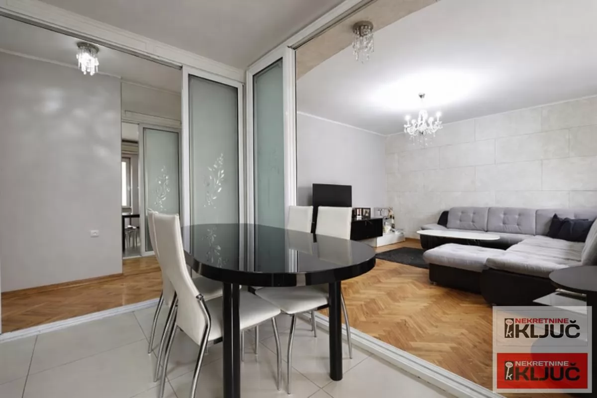 KOD IZVRŠNOG VEĆA, 78m2, Trosoban, Renoviran, Namešten 2