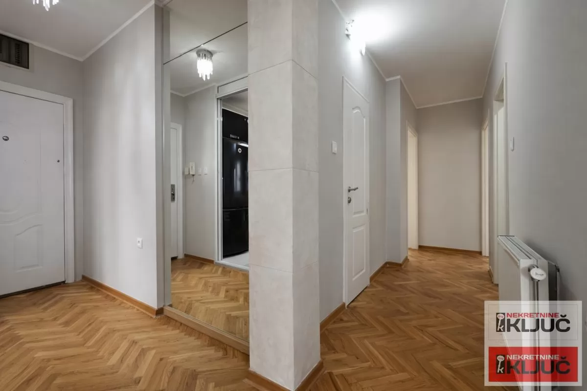 KOD IZVRŠNOG VEĆA, 78m2, Trosoban, Renoviran, Namešten 8