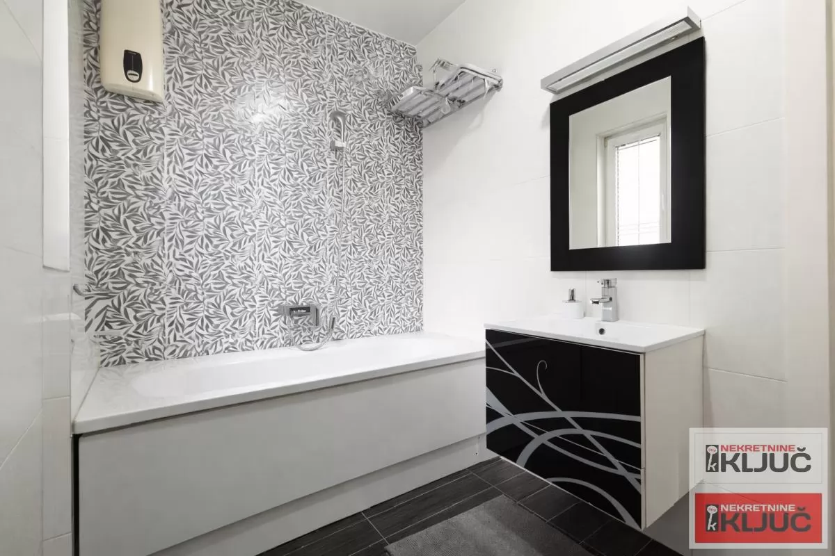 KOD IZVRŠNOG VEĆA, 78m2, Trosoban, Renoviran, Namešten 9