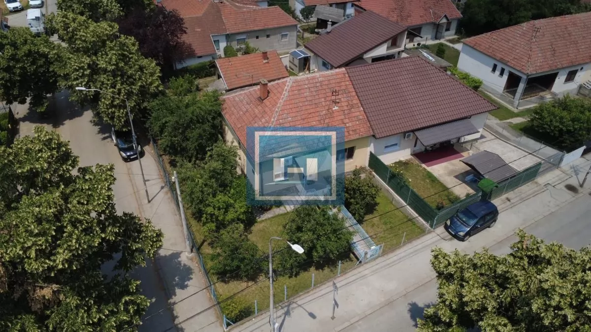 KUĆA U CENTRU GRADA – LOKACIJA KOJA SE RETKO POJAVLJUJE NA TRŽIŠTU! 1