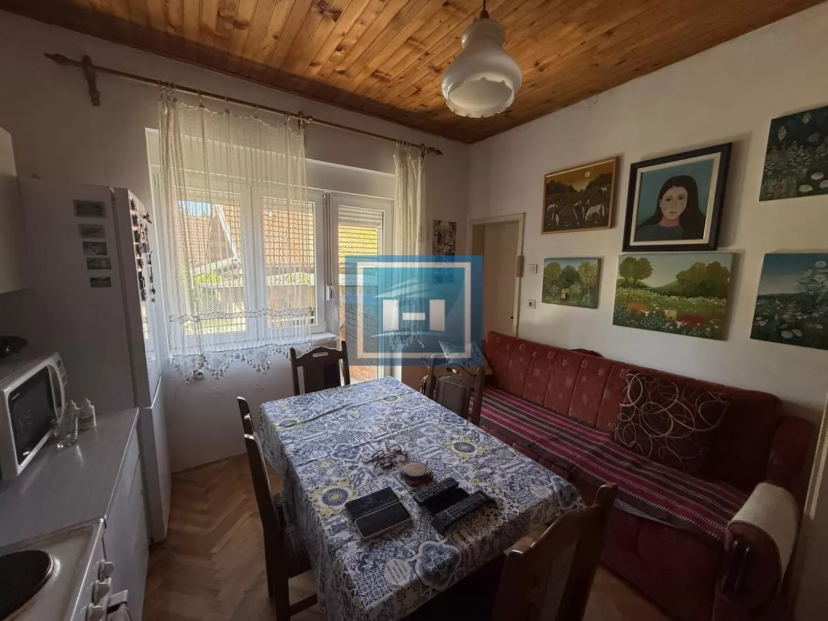 KUĆA U CENTRU GRADA – LOKACIJA KOJA SE RETKO POJAVLJUJE NA TRŽIŠTU! 24