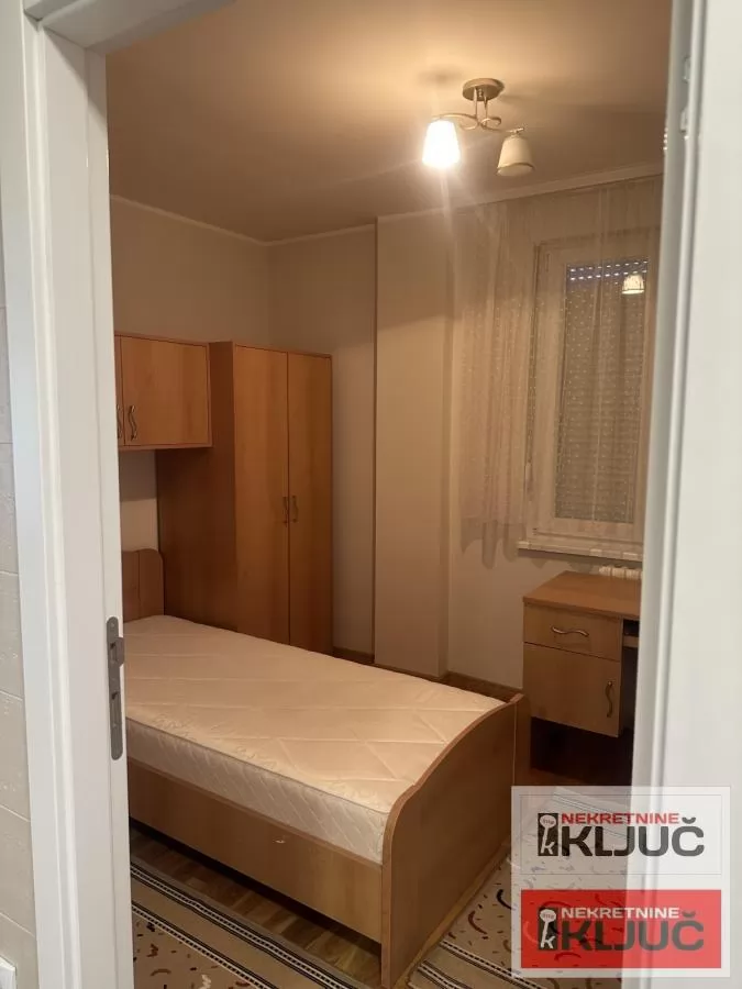 LIMAN 4, 66m2, Trosoban, Renoviran, Namešten 11