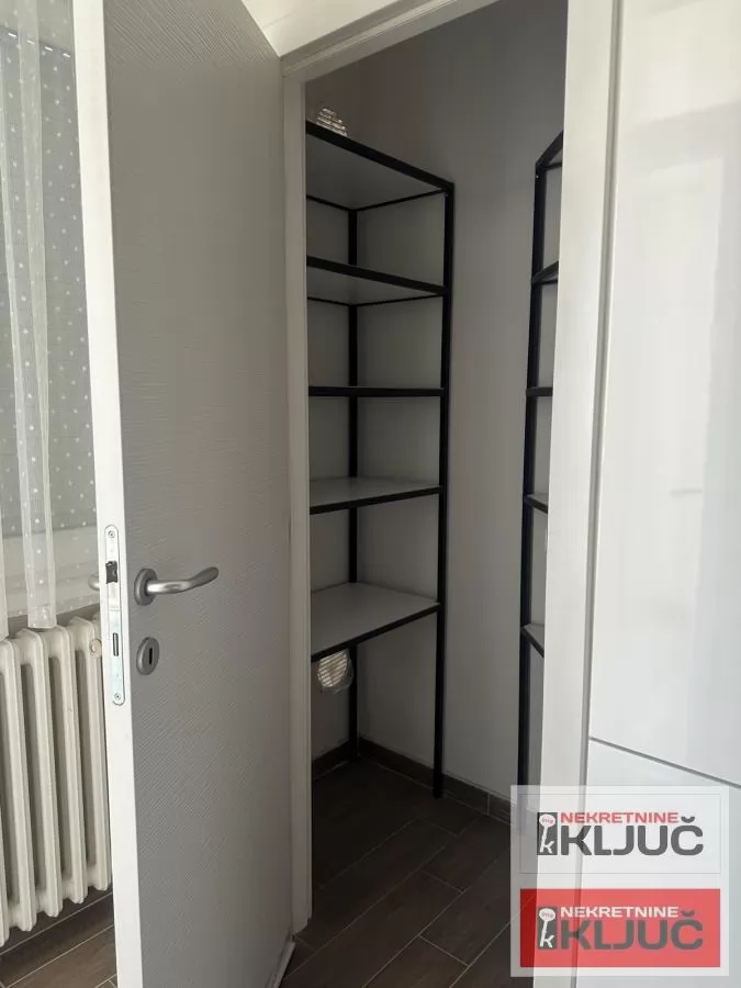 LIMAN 4, 66m2, Trosoban, Renoviran, Namešten 14