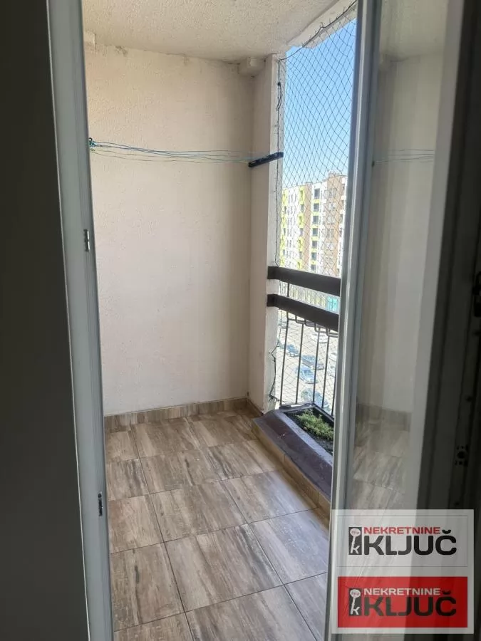 LIMAN 4, 66m2, Trosoban, Renoviran, Namešten 15