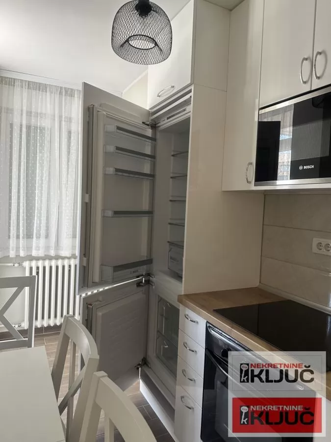 LIMAN 4, 66m2, Trosoban, Renoviran, Namešten 3