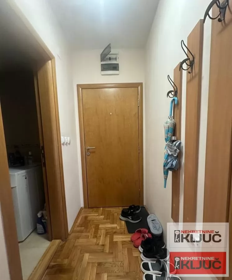 NOVA DETELINARA IZDAJE SE JEDNOIPOSOBAN NAMEŠTEN STAN 7