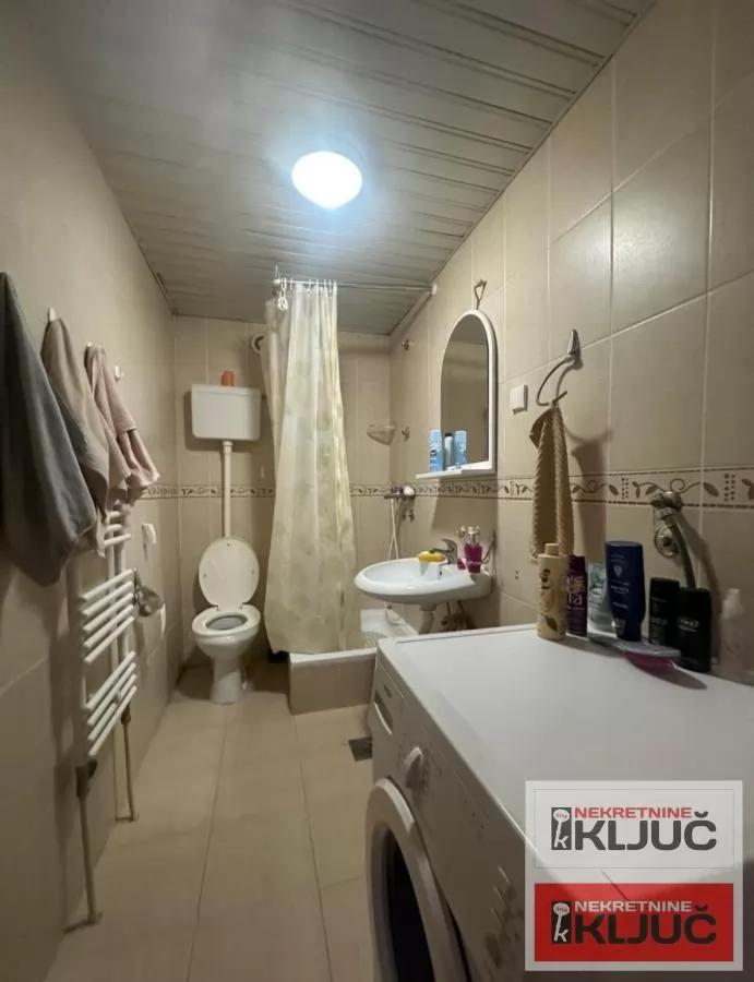 NOVA DETELINARA IZDAJE SE JEDNOIPOSOBAN NAMEŠTEN STAN 8