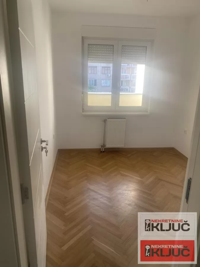 SAJMIŠTE, 40m2, Dvosoban, Useljiv 3