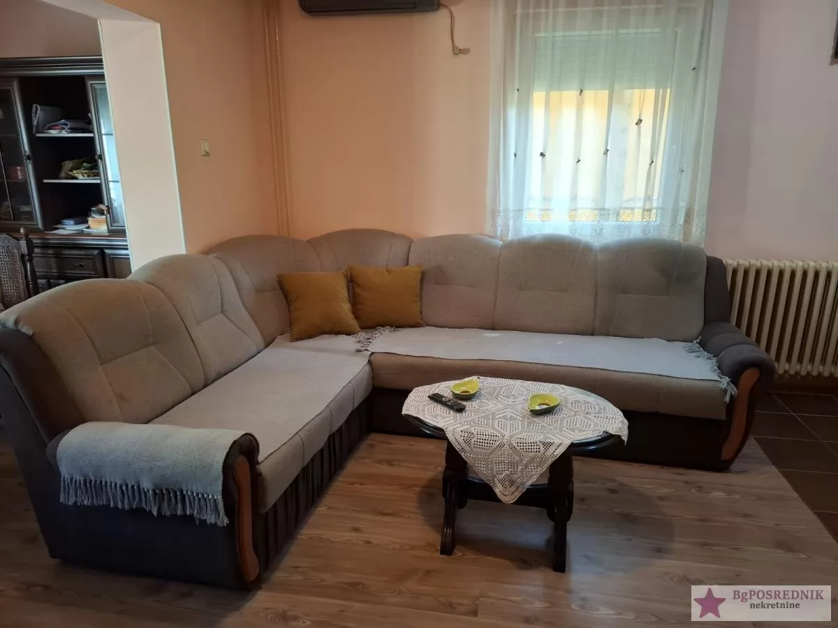 Surčin, Centar, Sremskih partizana, 226m2, 4.5a 1
