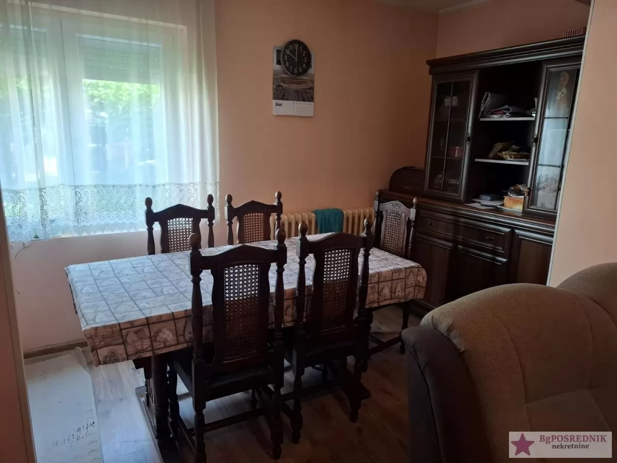 Surčin, Centar, Sremskih partizana, 226m2, 4.5a 2