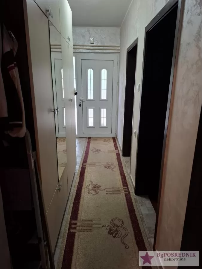 Surčin, Centar, Sremskih partizana, 226m2, 4.5a 4