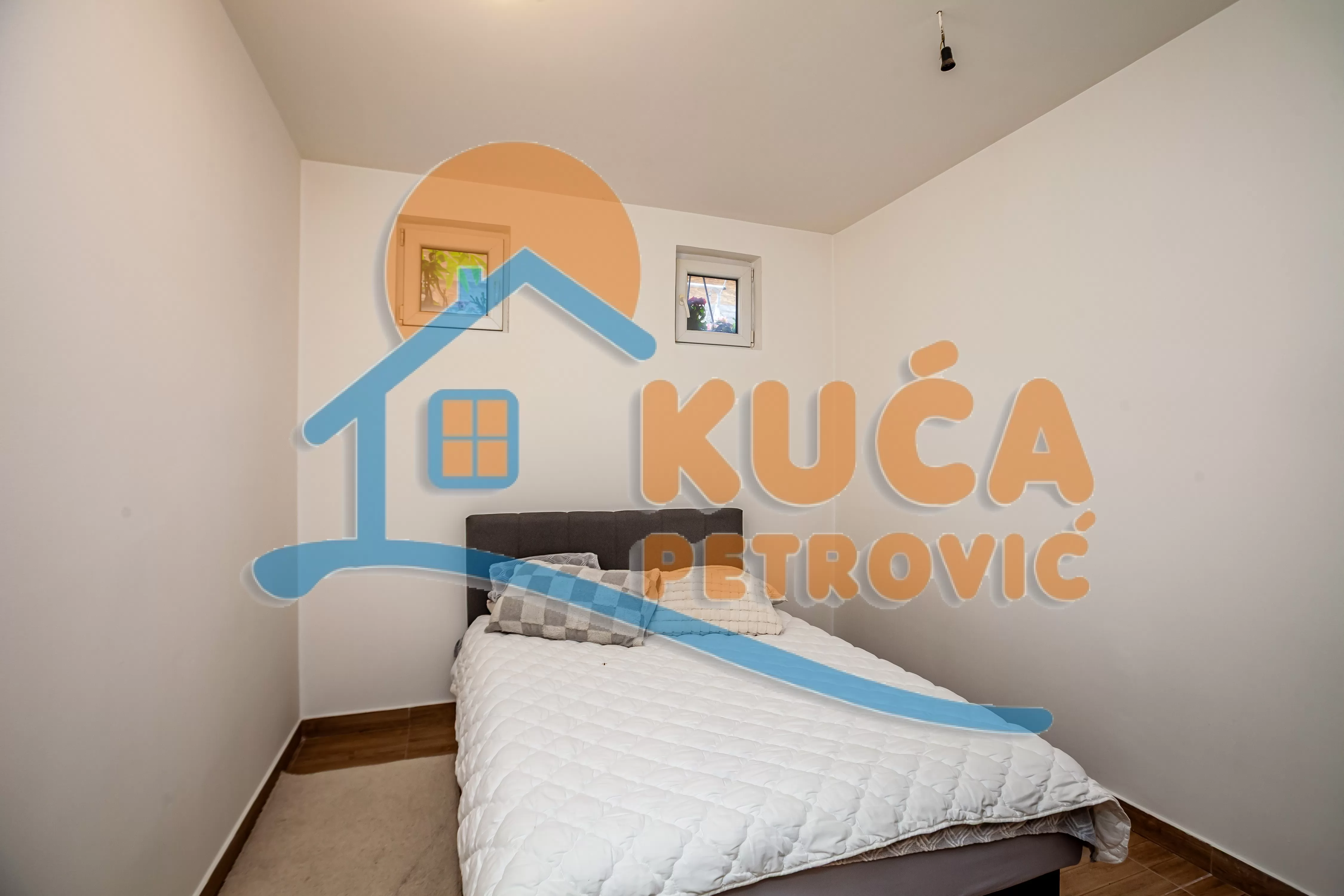 četvorosoban stan, 77 m2, Durlan, Matejevački put ID: p-016821 6
