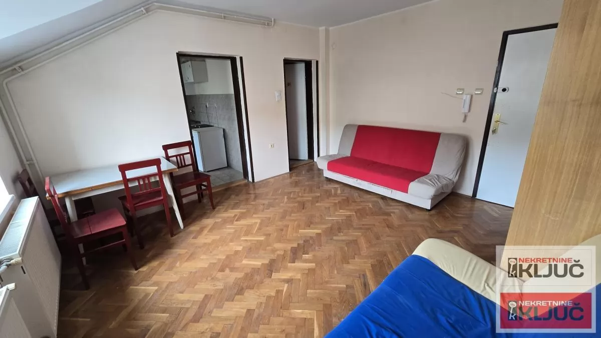Garsonjera na Grbavici, Novi Sad, 28 m², 2. sprat 2