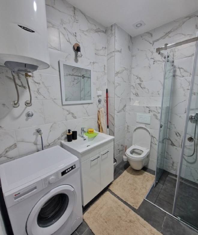 Izdaje se 2 0 stan u Malom Mokrom Lugu  44m2 4