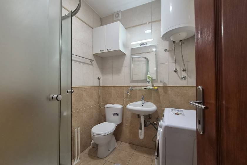 Renovirana garsonjera za izdavanje na Banovom brdu 5