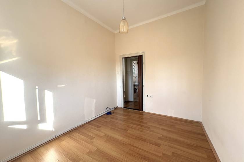 Višenamenski stan u Profesorskoj koloniji  60m2 4