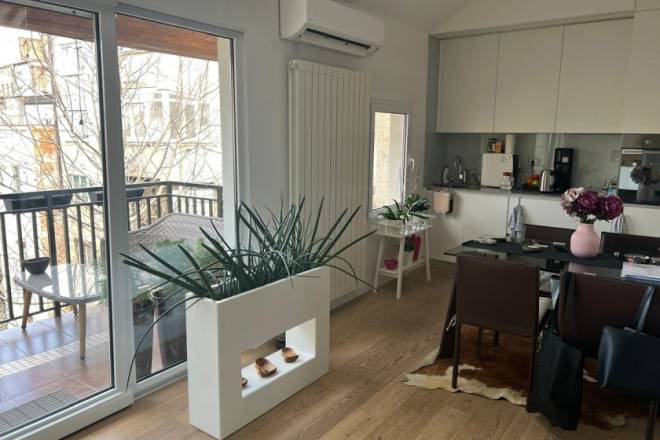 Renoviran dvosoban stan na Dorćolu sa terasom 51m2 3