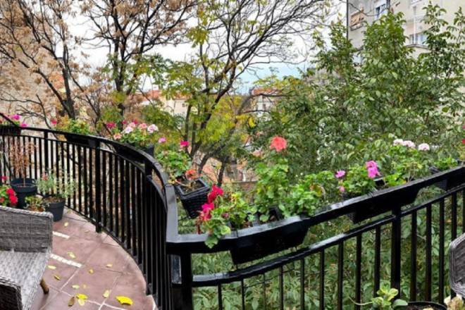 Renoviran dvosoban stan na Dorćolu sa terasom 51m2 2