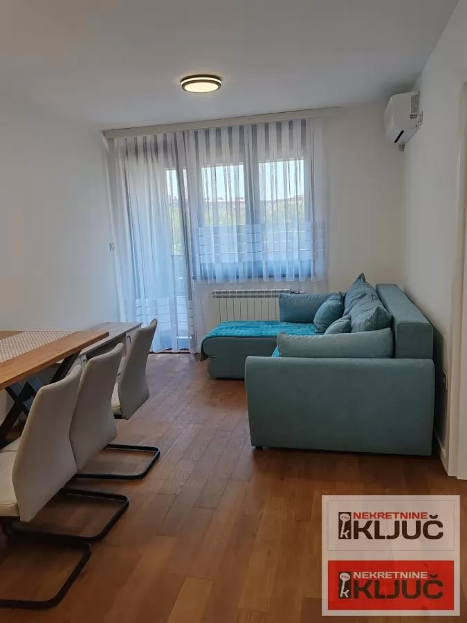Jednoiposoban stan 39 m², Rotkvarija, Novi Sad, 2. sprat 1