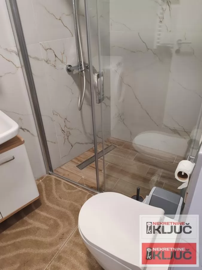 Jednoiposoban stan 39 m², Rotkvarija, Novi Sad, 2. sprat 10