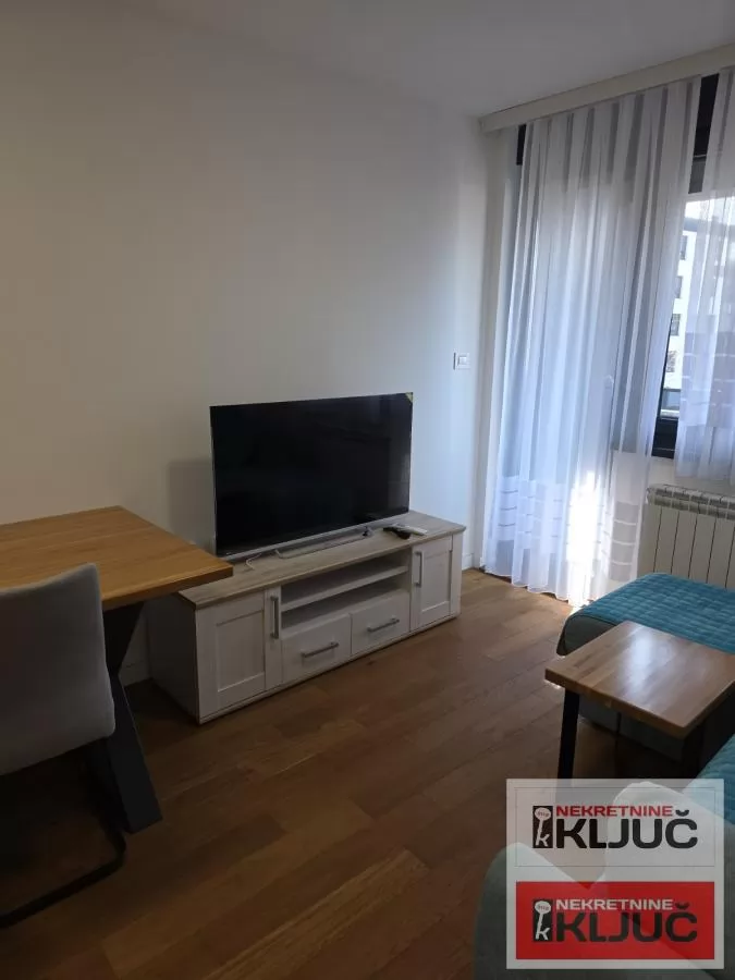 Jednoiposoban stan 39 m², Rotkvarija, Novi Sad, 2. sprat 2