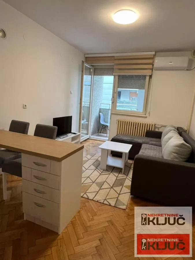 Garsonjera 24 m², Bulevar Oslobođenja, Novi Sad, 1. sprat 2