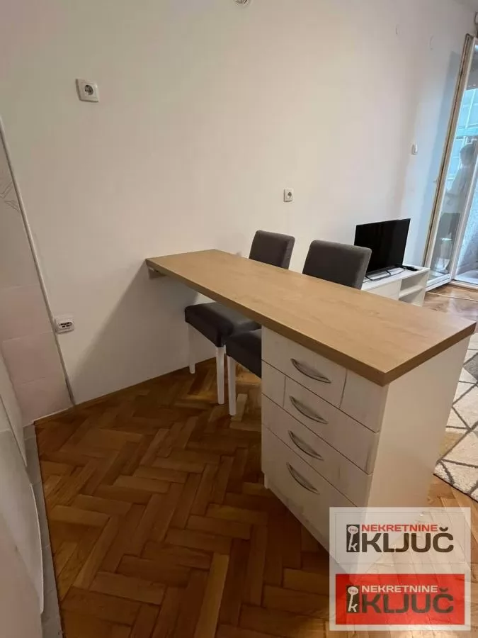 Garsonjera 24 m², Bulevar Oslobođenja, Novi Sad, 1. sprat 3